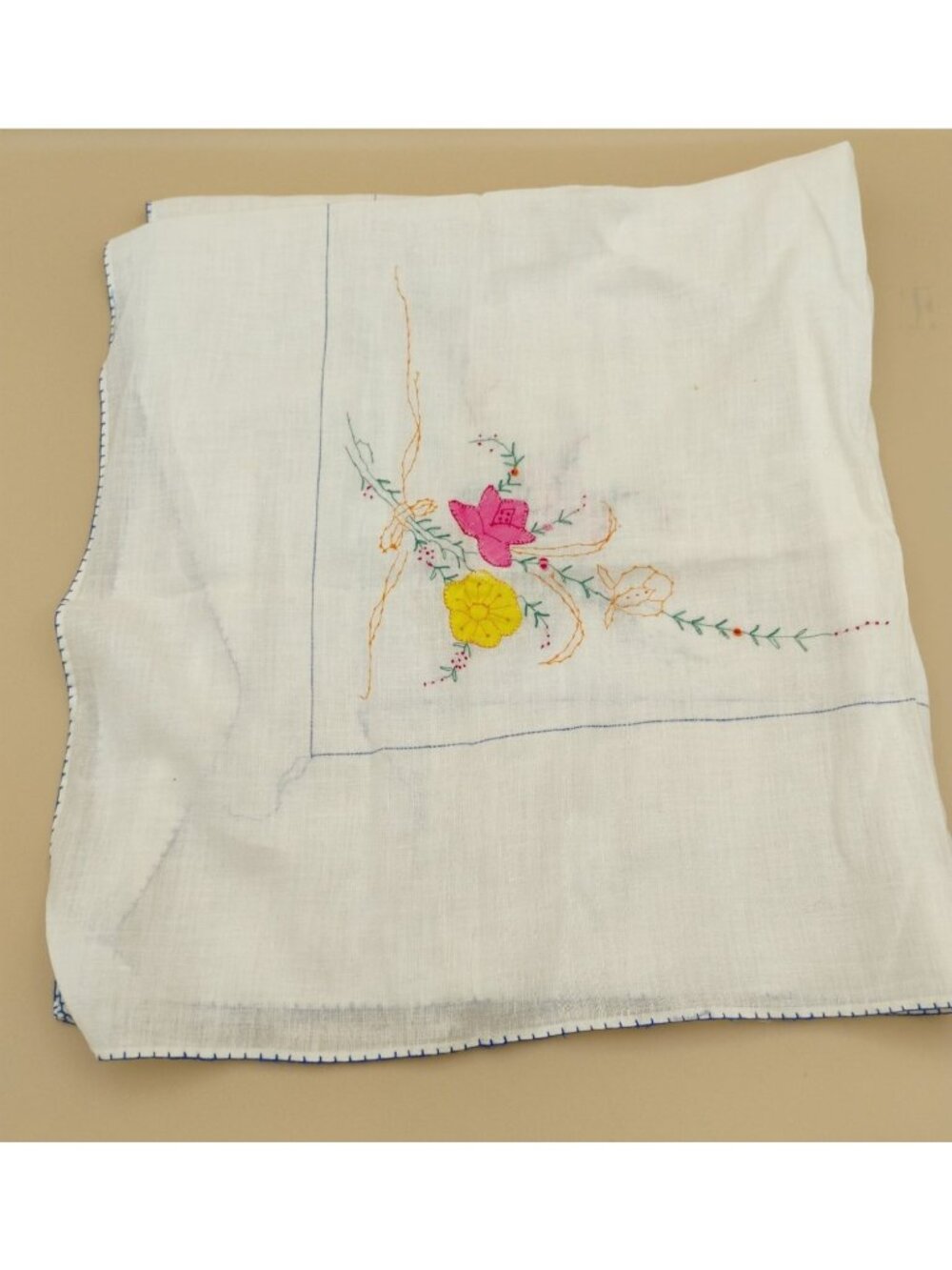 Vtg 1950s Hand-Embroidered Linen Tablecloth Floral 30" x 31" White Flowers